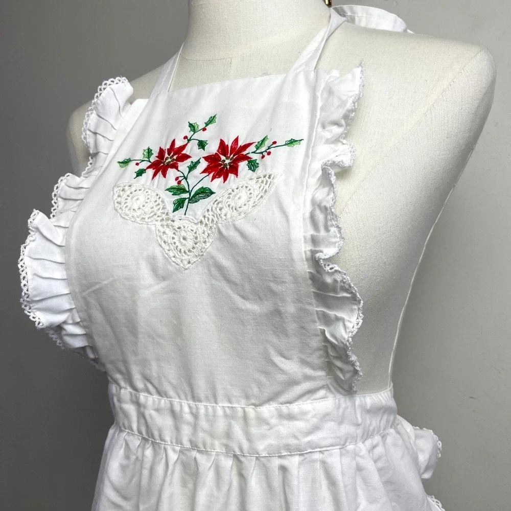 White Christmas Apron Vintage Poinsettia Embroidery Ruffle Eyelet Cottagecore